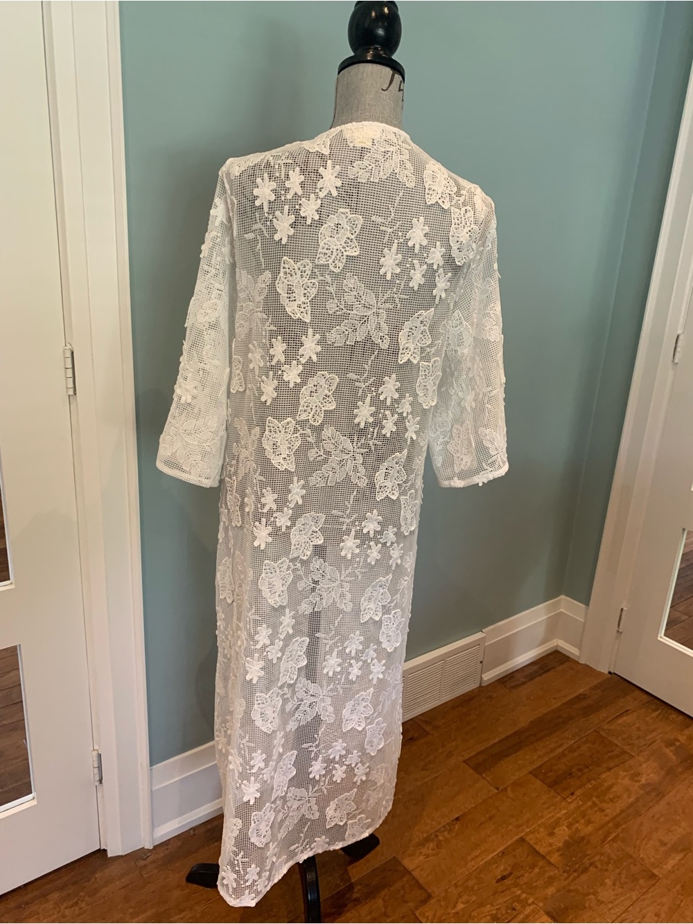 Maeve White Sheer Floral Lace Kimono Robe - Picture 8 of 16